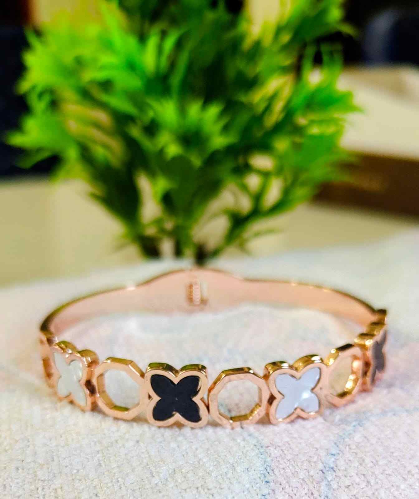 Women Bracelet (Rose Gold)
