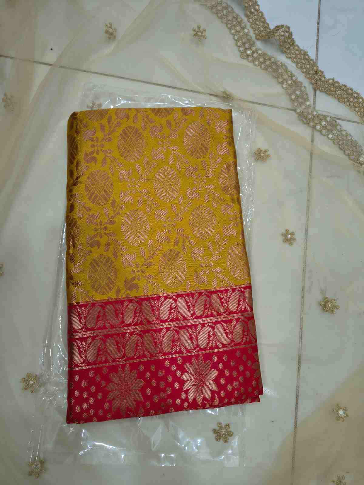 Border saree