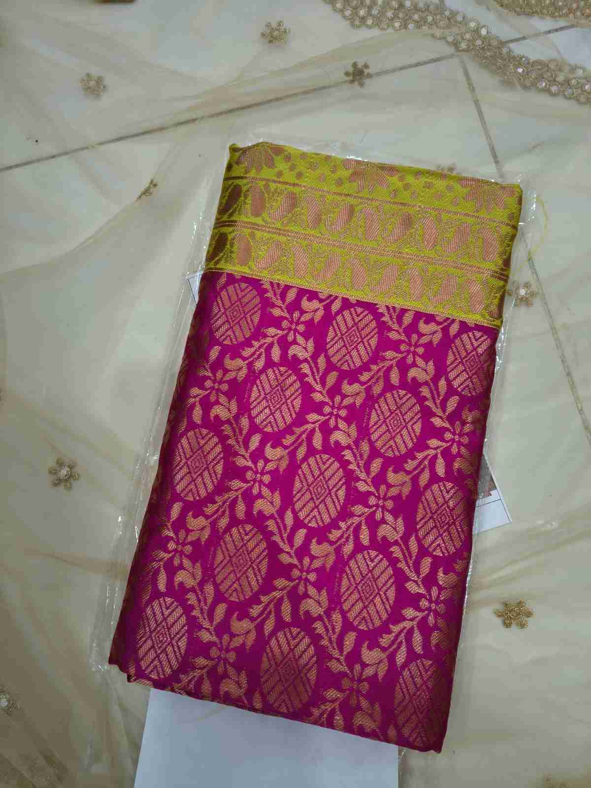 Border saree